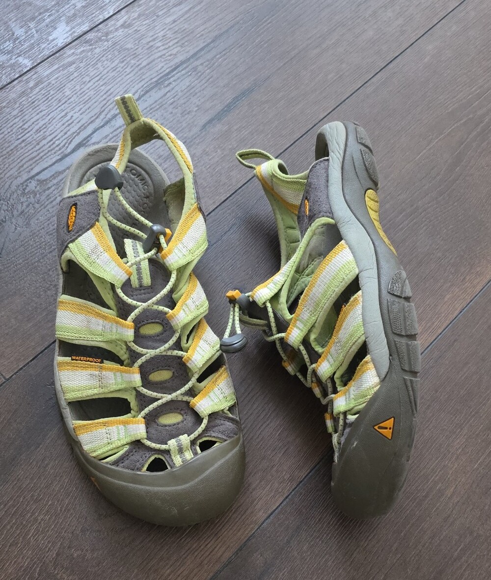 KEEN Womens Yellow Green Waterproof Sandals Size 11